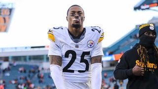 Steelers' DeShon Elliott Detailed His Grueling Path To Being A Star In Pittsburgh "I Really Wouldn't Be Here" (Steelers News). Photo by Katie Stratman / Imagn Images