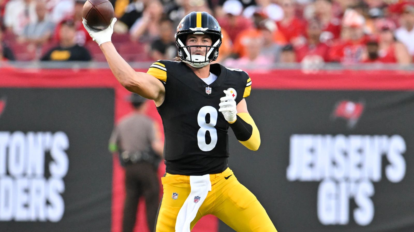 Steelers' Potential First-Round Pick Would Be A Major Reach At Pick 21: "Reminds Me Of Kenny Pickett" (Steelers News). Photo by Jason Benhken / AP Photo