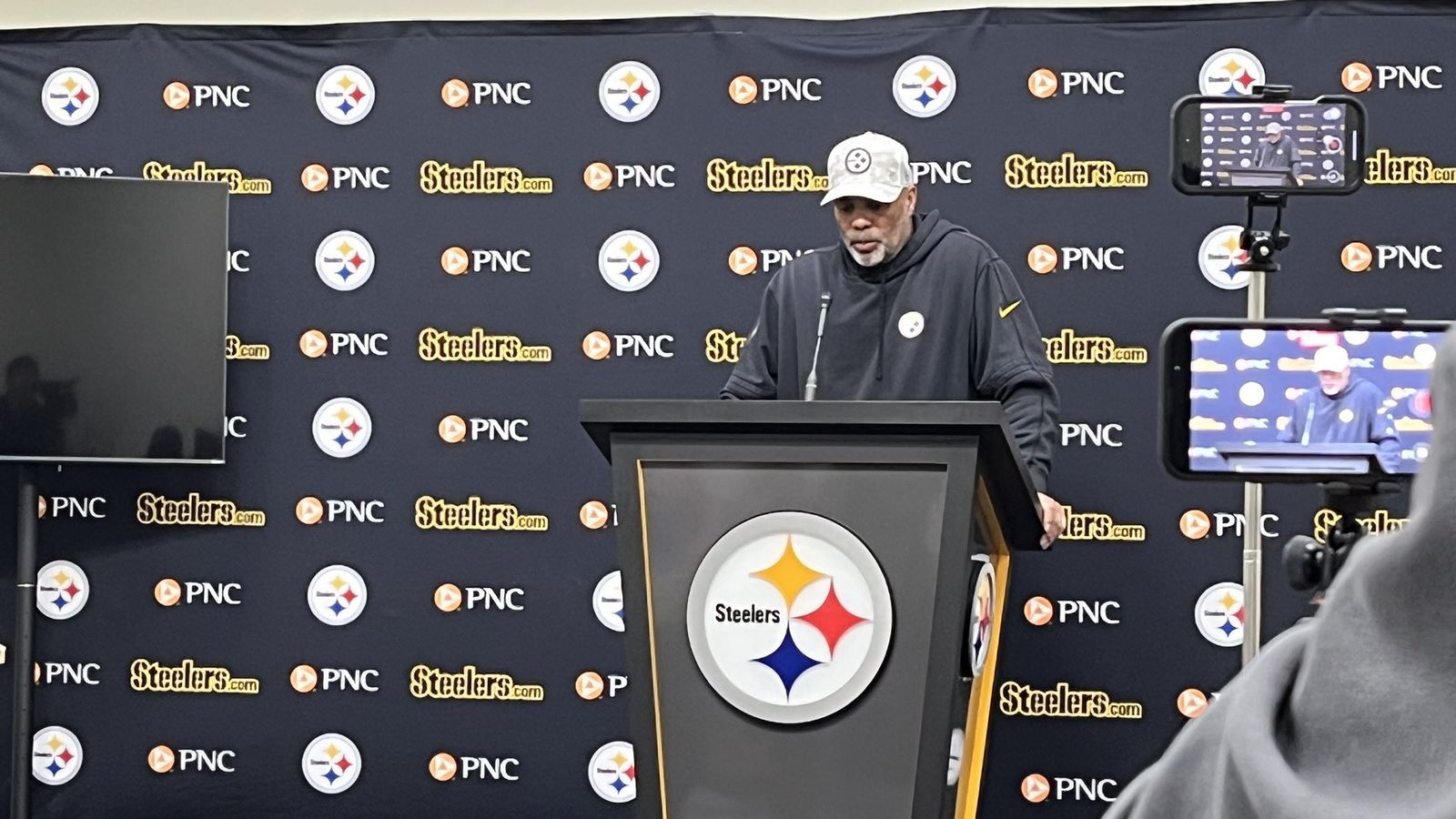 Steelers' Teryl Austin Reveals The True Impact Of A "Healthy" Alex Highsmith (Steelers News). Photo by X: @HolsingerRiley