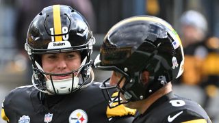 Former Steelers QB Has Bold Remarks About Aaron Rodgers' And Will Howard's Relationship (Steelers News). Photo by Barry Reeger / Imagn Images