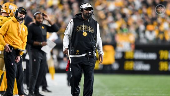 Mike Tomlin on the sideline during the Steelers 35-25 loss to the Green Bay Packers in Week 8 of the 2025 NFL Season.