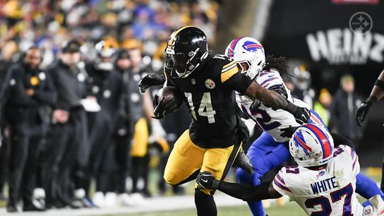 Steelers running back Kenneth Gainwell (14) during a regular season matchup between the Pittsburgh Steelers and Buffalo Bills. Steelers running back Kenneth Gainwell (14) during a regular season matchup between the Pittsburgh Steelers and Buffalo Bills.