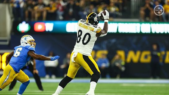Steelers tight end Darnell Washington (80) during a regular season matchup between the Pittsburgh Steelers and Los Angeles Chargers.