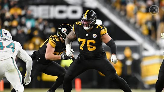 Steelers offensive tackle Troy Fautanu (76) during a regular season matchup between the Pittsburgh Steelers and Miami Dolphins.