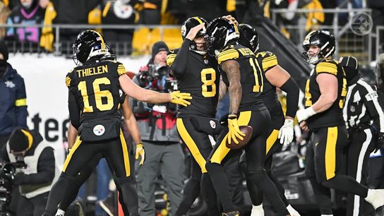 Steelers quarterback Aaron Rodgers (8) during a regular season matchup between the Pittsburgh Steelers and Miami Dolphins. Steelers quarterback Aaron Rodgers (8) during a regular season matchup between the Pittsburgh Steelers and Miami Dolphins.