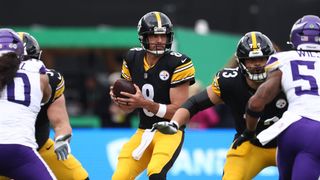 Steelers' Aaron Rodgers Absolutely Still Has "Some Bones To Pick" In Green Bay's Front Office Ahead Of Week 8 Battle (Steelers News). Photo by Peter Morrison / Associated Press