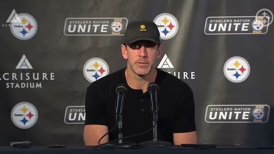 A Frustrated Steelers' Aaron Rodgers Sends Direct Message To Calvin Austin (Steelers News)