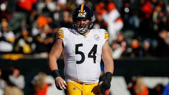 Steelers center Zach Frazier in a game against the Cincinnati Bengals on December 1, 2024 in Paycor Stadium.