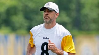 Steelers' Tom Arth Cleverly Compares Aaron Rodgers To Another All-Time Great (Steelers News). Photo by Justin K. Aller / Getty Images
