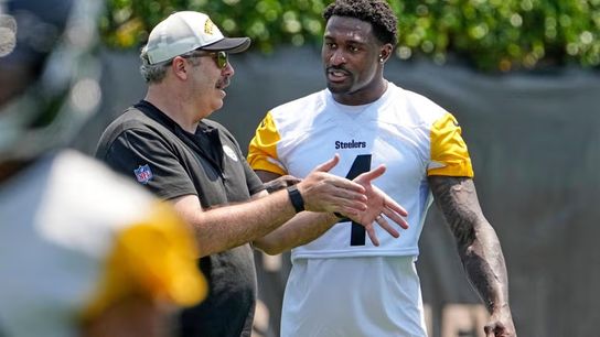 Steelers OC Arthur Smith talking to WR DK Metcalf during 2025 mini camp. Steelers OC Arthur Smith talking to WR DK Metcalf during 2025 mini camp.