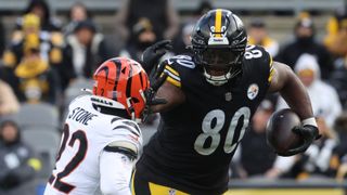 Steelers' Darnell Washington Could Face Competition From Another Gigantic Tight End (Steelers News). Photo by Charles LeClaire / Imagn Images