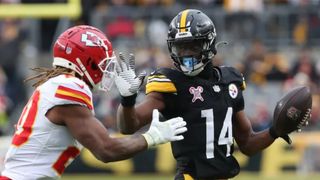 Steelers' George Pickens’ Lack Of Effort Dismissed In Savage Tweet From Chiefs Safety  (Steelers News). Photo by Charles LeClaire / Imagn Images