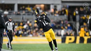 Steelers' Charlie Batch Views Mike Williams As Critical "Potential Threat" To Ravens Despite Mike Tomlin's Misleading Comments (Steelers News). Photo by Karl Roser / Pittsburgh Steelers 