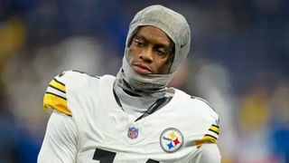 Steelers' George Pickens Is Facing A Big Decision About His Future Between Ending Up Like Tee Higgins Or Diontae Johnson  (Steelers News). Photo by AP Photo