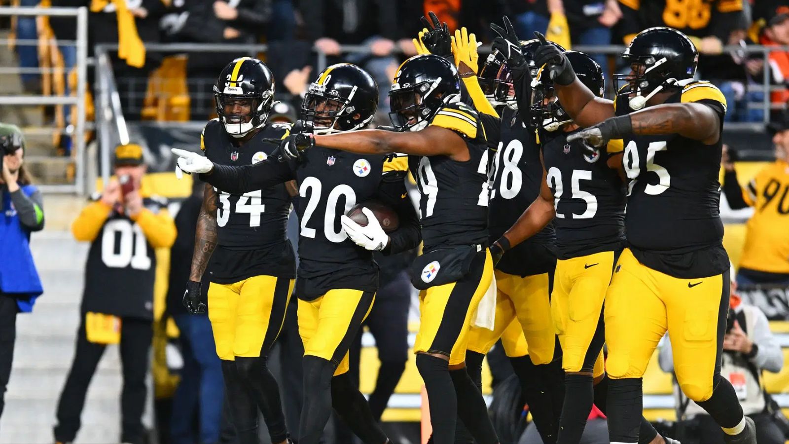 Steelers Have Sneaky Plan For Keeanu Benton And Defensive Front In The Works: "There's One Coming Down The Road" (Steelers News). Photo by Getty Images