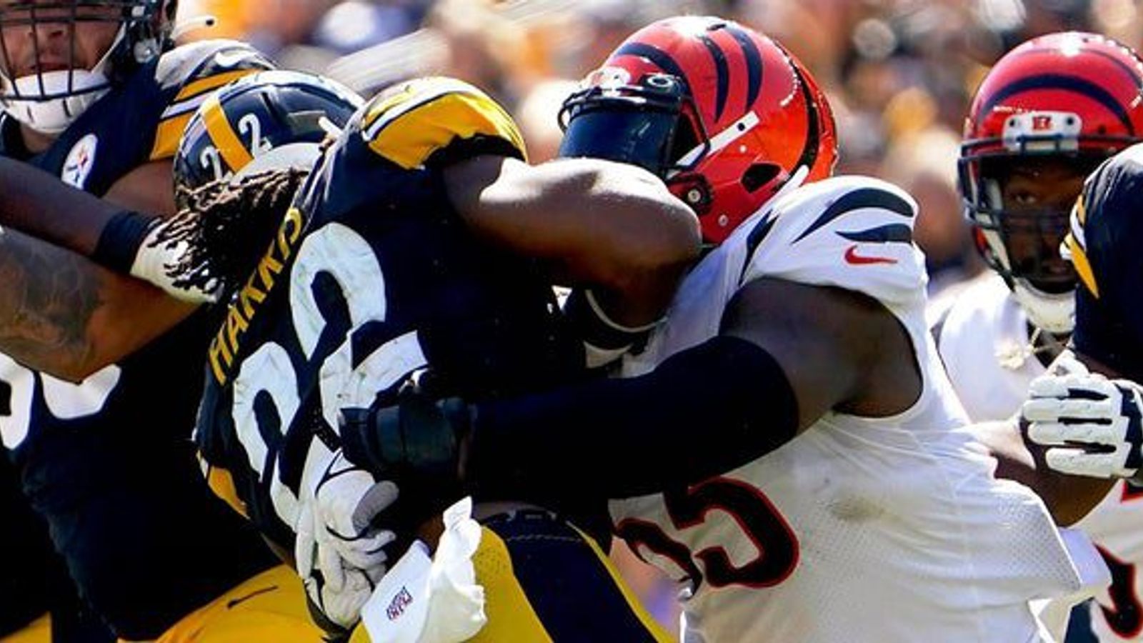 Steelers arrive to Browns game wearing 'Free Pouncey' shirts