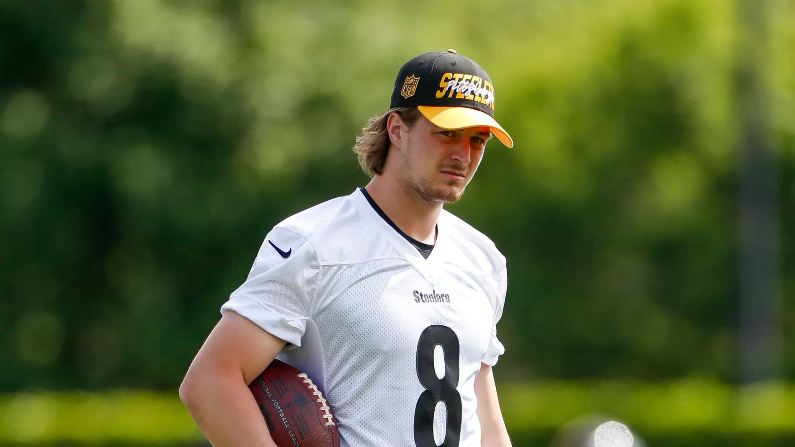 What's on Kenny Pickett's playlist? Looks like Steelers QB has