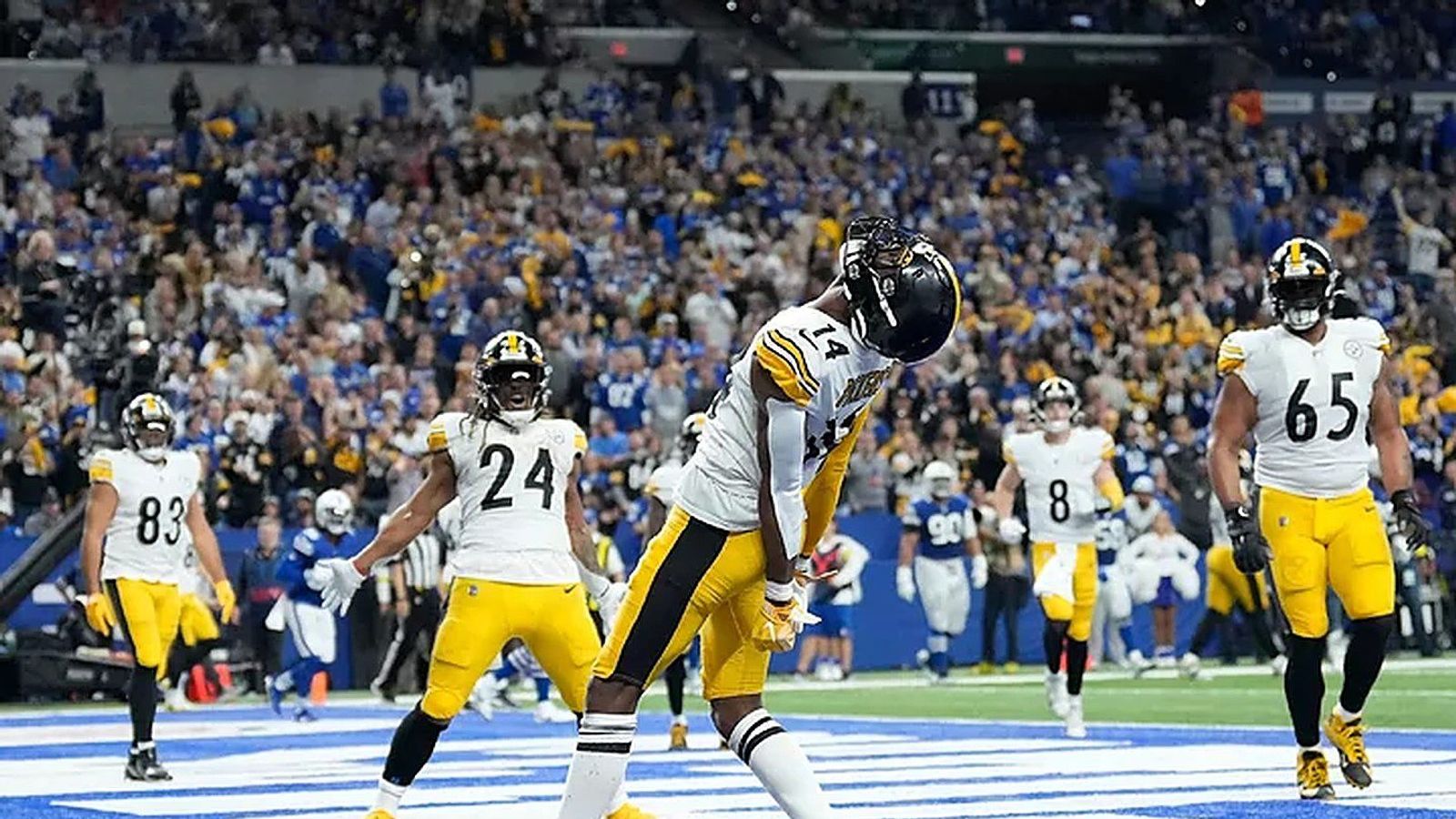 Steelers Fans Went Through All The Emotions During The Raiders Game