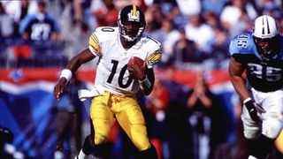 Plaxico Burress embracing role of Steelers elder statesman