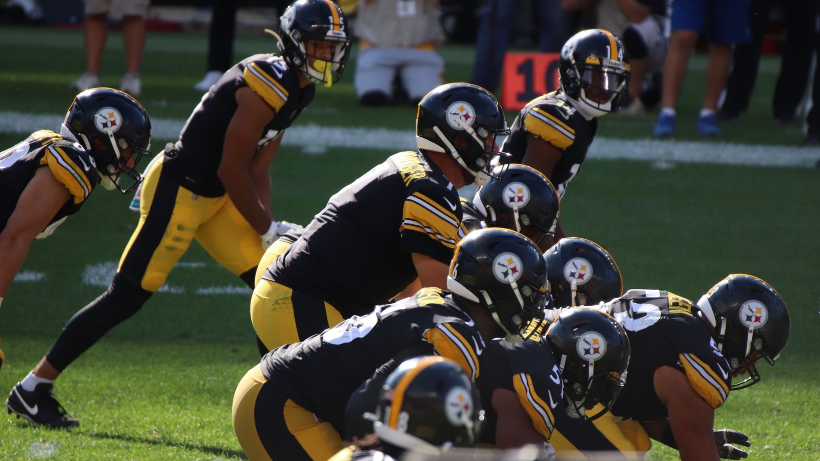 PHOTOS: Denver Broncos at Pittsburgh Steelers in NFL Week 5 – The