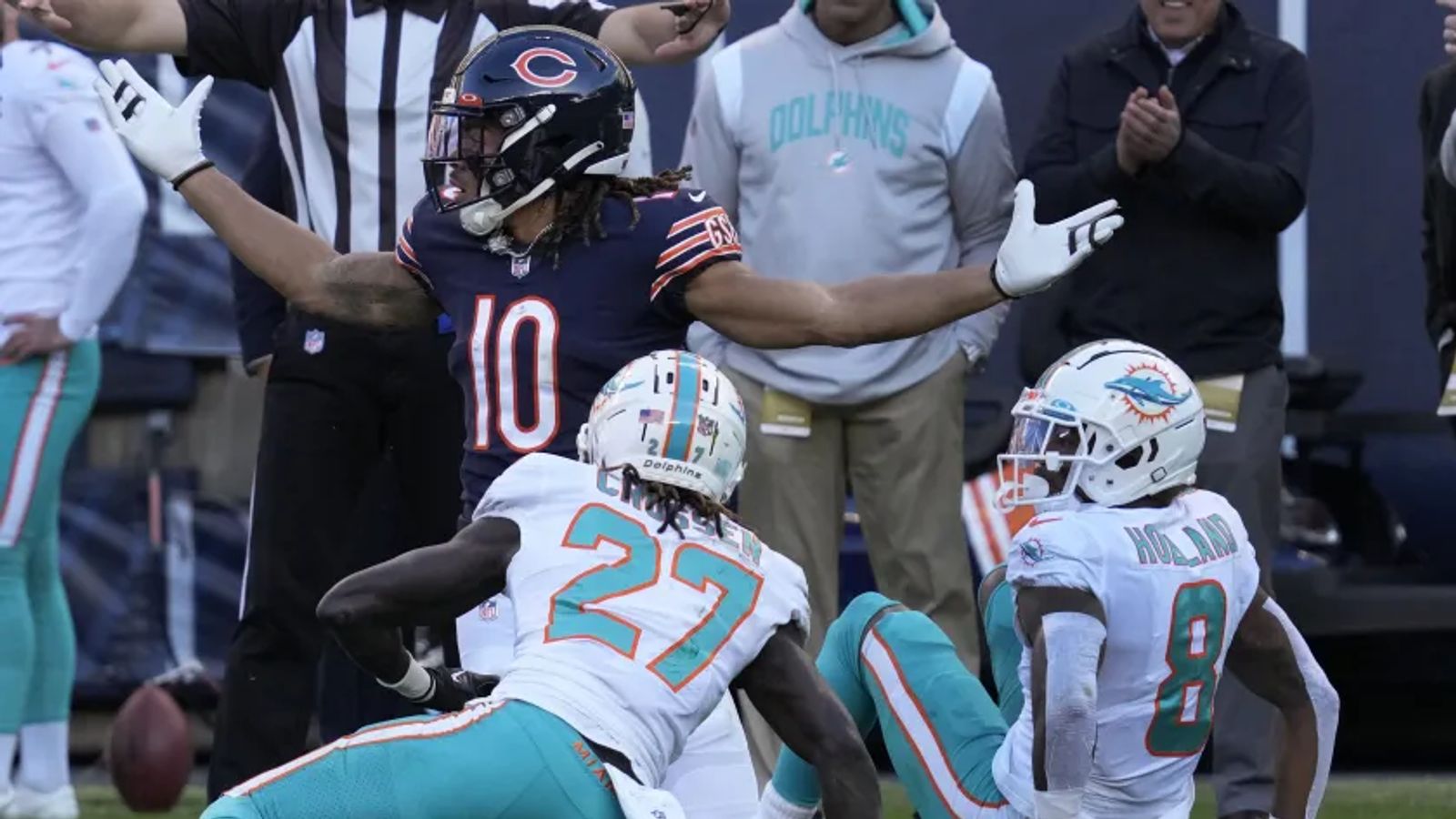 He's Just Sleep Walking Out There:' Bears WR Chase Claypool Puts Up Goose  Egg In 2023 Debut - Steelers Depot