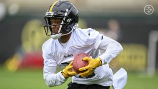 Najee Harris Happy To Get To Know 'Icon' Franco, Take Notes From Hall Of  Famer - Steelers Depot