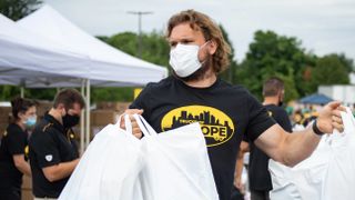 Vance McDonald Steelers’ Walter Payton Man Of The Year Nominee (Steelers News)