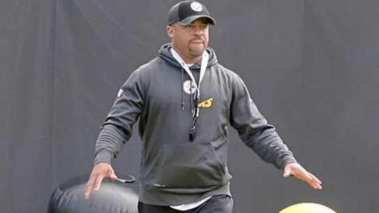 Steelers Running Backs Coach Eddie Faulkner Using Game-Like Circumstances to Develop Deep Running Back Room for 2022 (Steelers News)