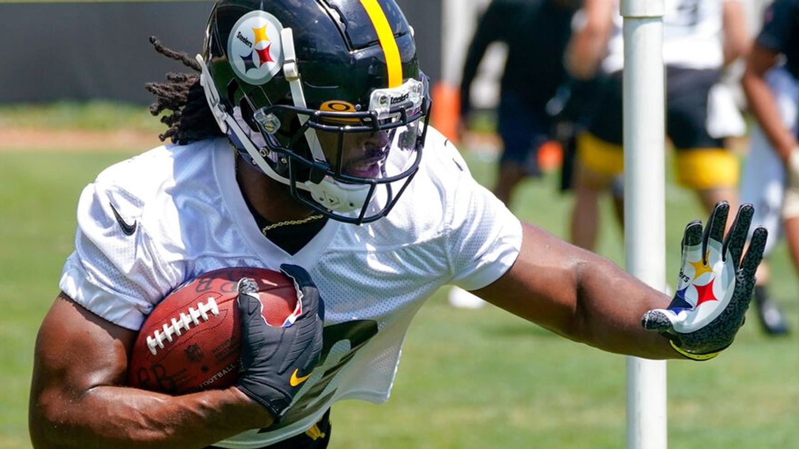 Steelers' Najee Harris Privileged To Have A Standard Of Winning  Throughout His Career