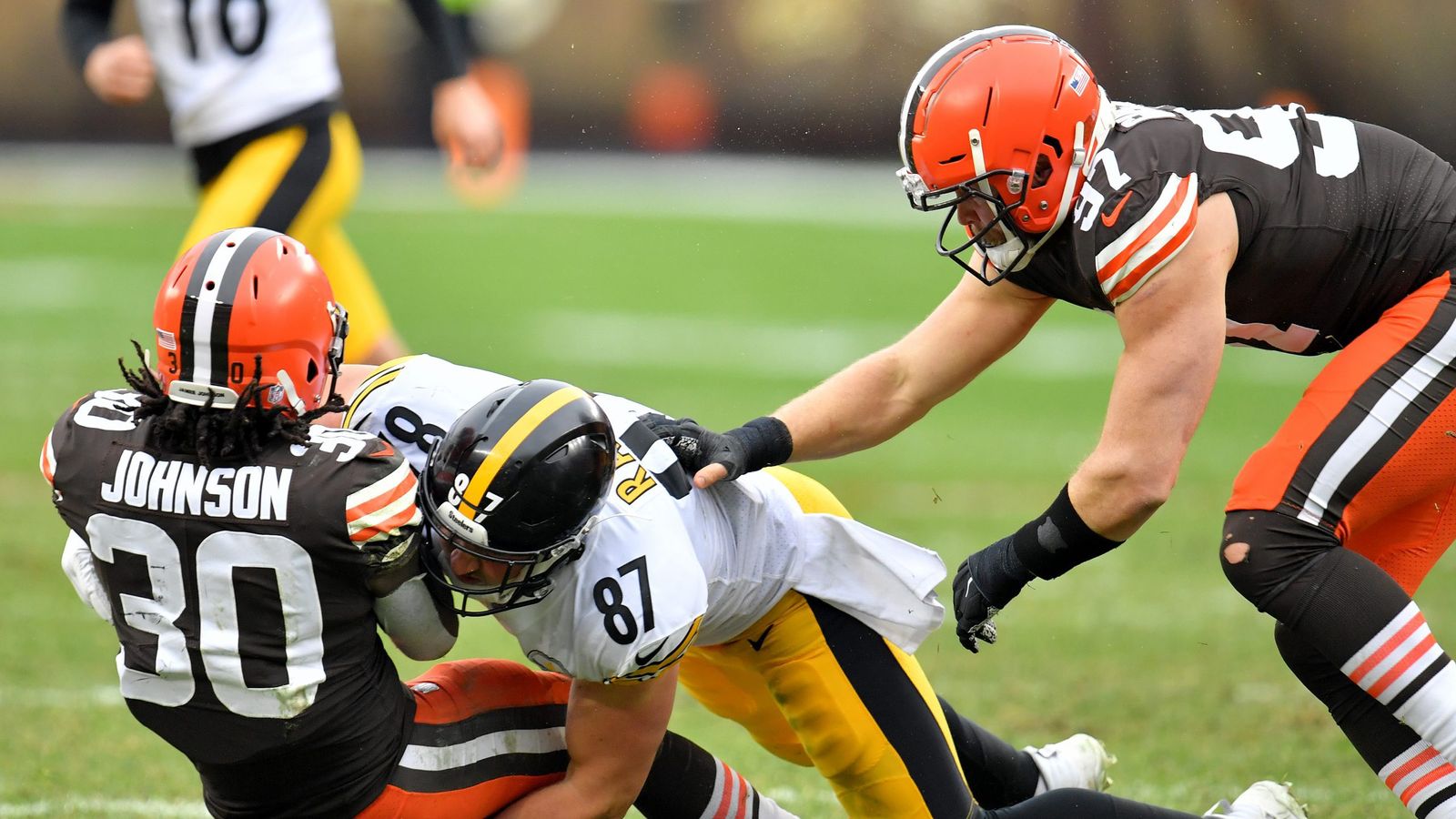 Steelers want Najee Harris to be like Browns' Nick Chubb