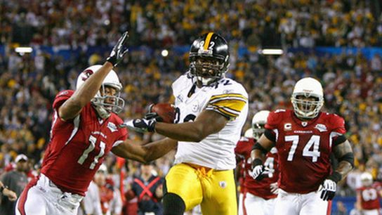 Steelers linebacker James Harrison returns an interception for touchdown against the Cardinals in Super Bowl XLIII