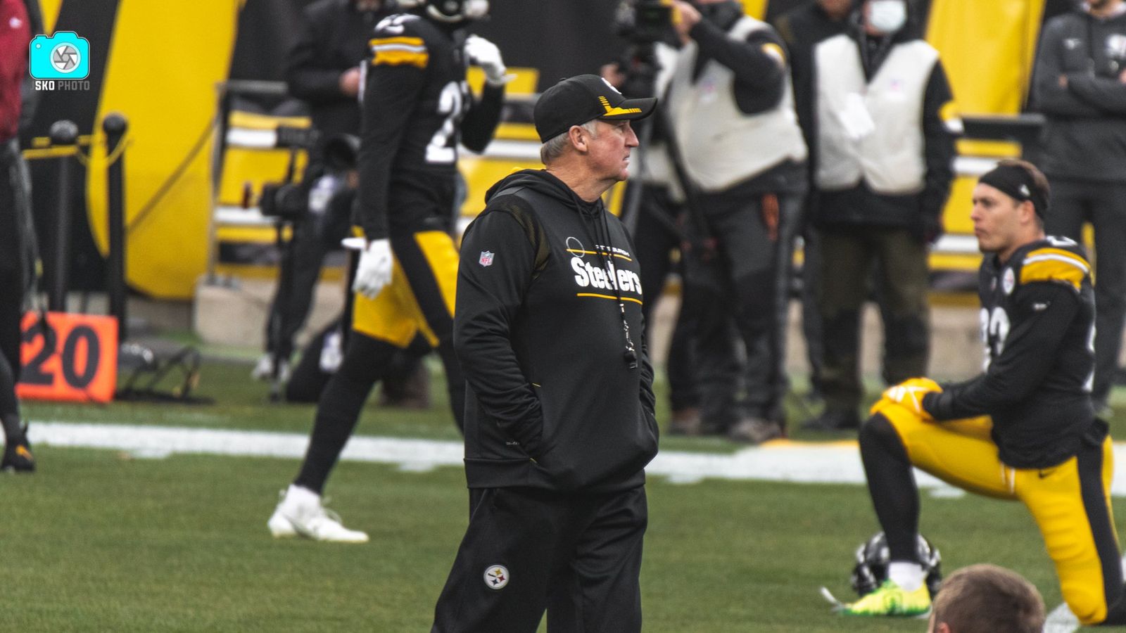 Let's plan the 2023 Steelers offseason: Cut them or keep them?