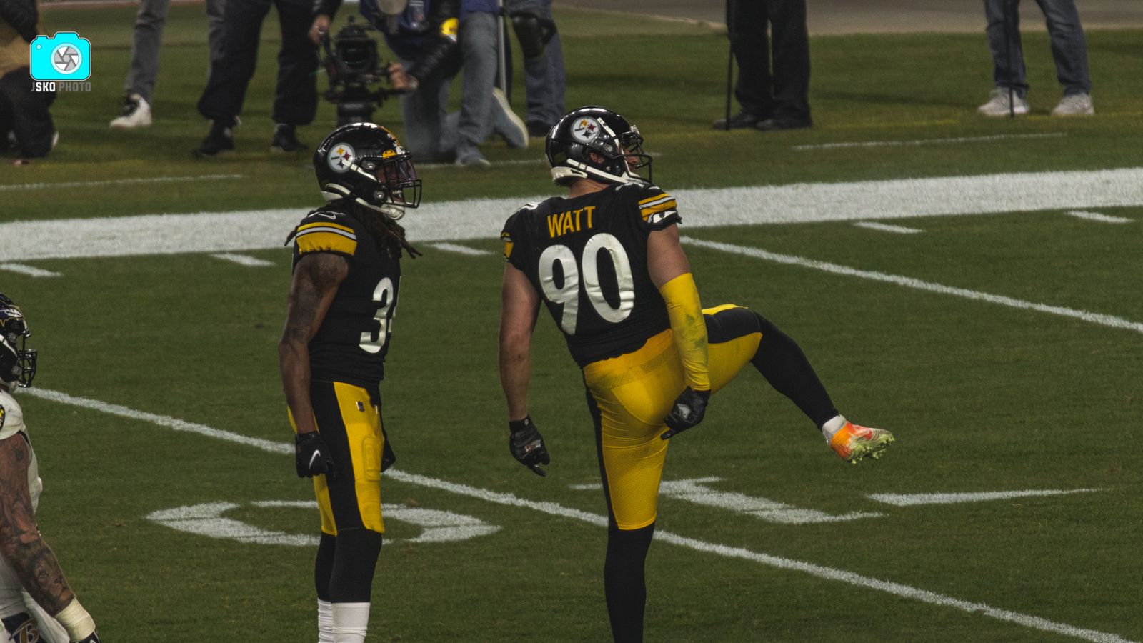 Steelers lose All-Pro LB T.J. Watt to groin injury before falling to Raiders