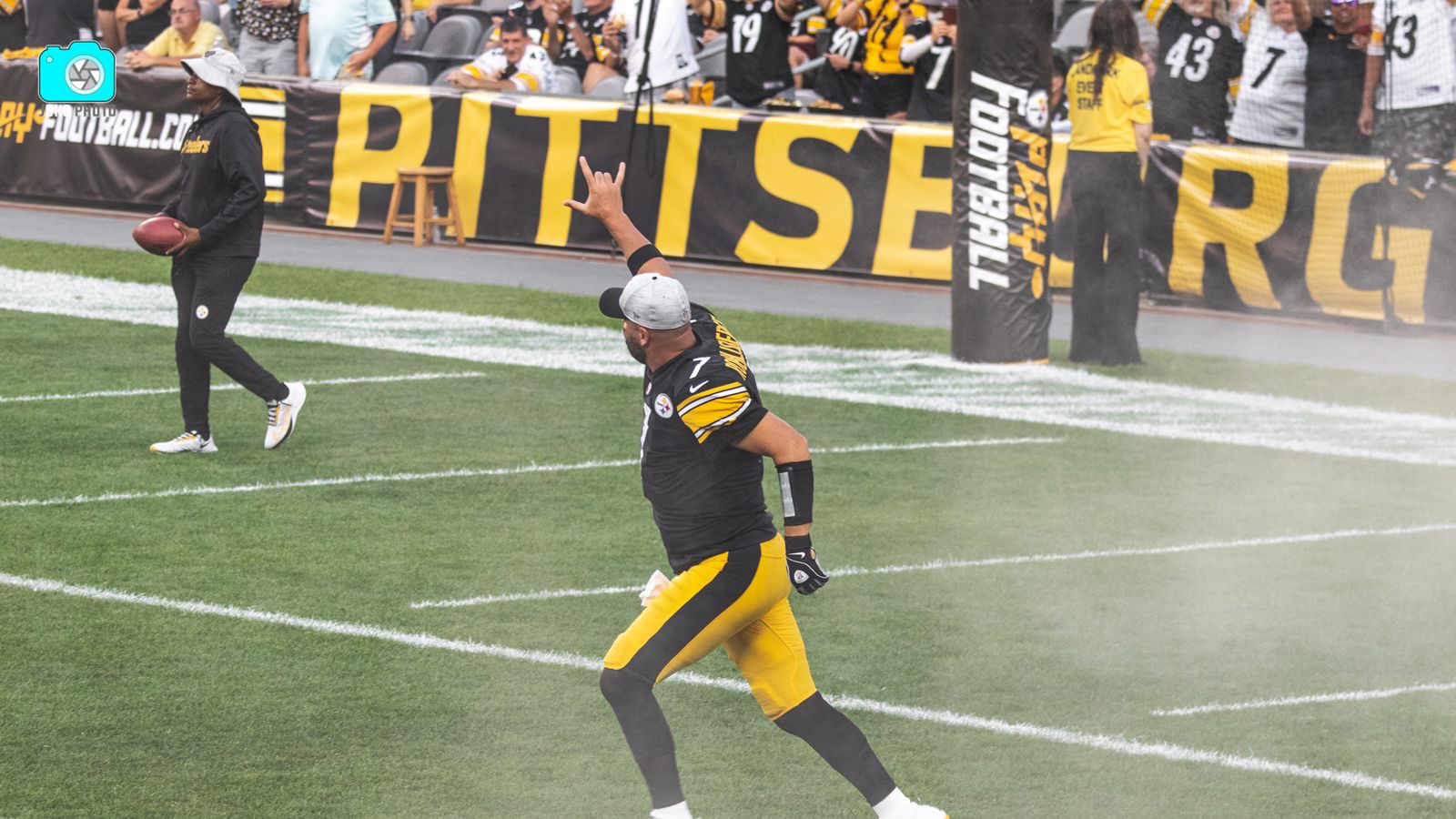 A brief history on the evolution of Pittsburgh Steelers uniforms