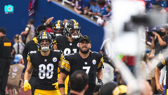 Steelers Ben Roethlisberger and Pat Freiermuth