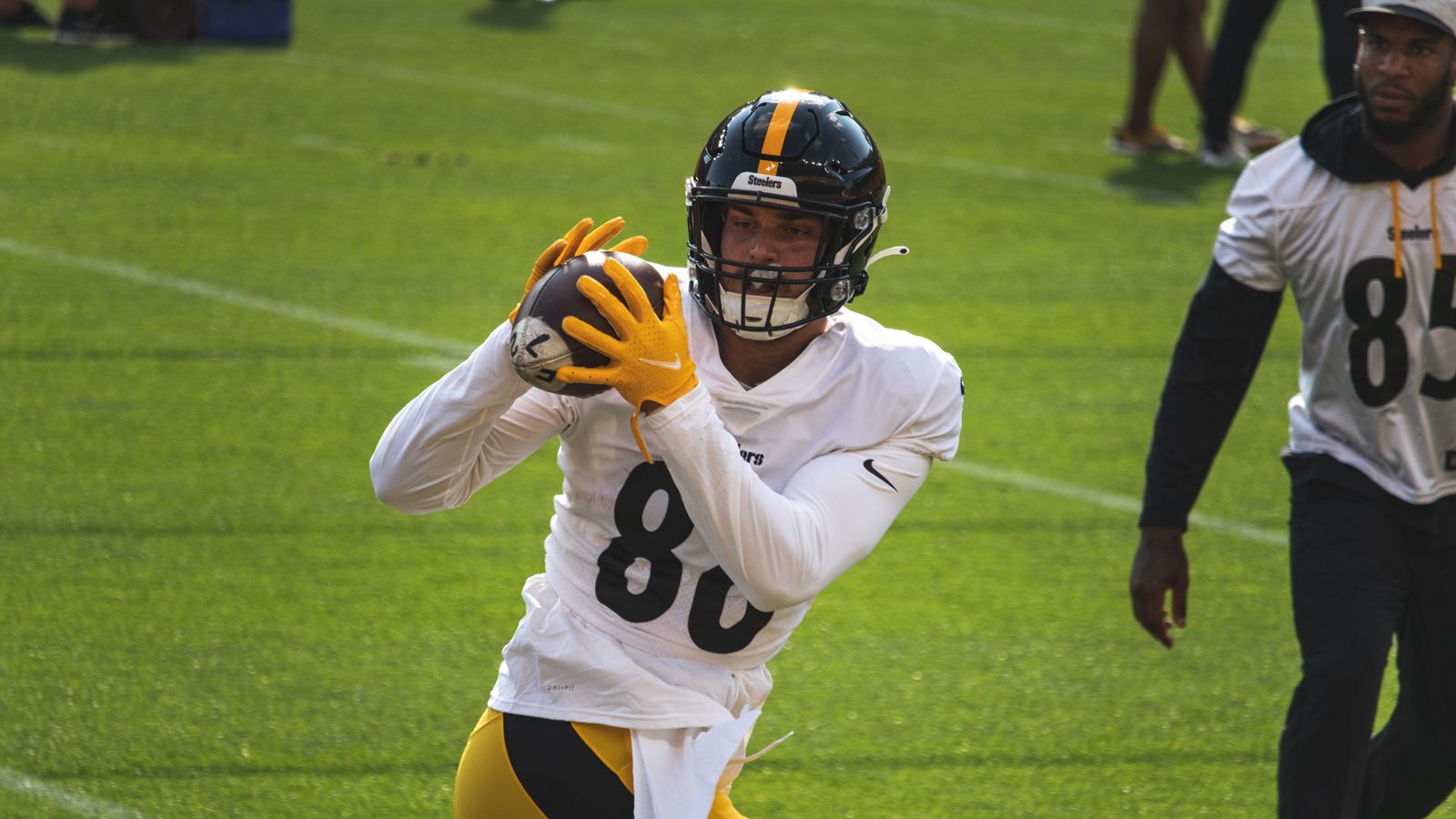 What to Do With the Steelers Tight Ends in 2021