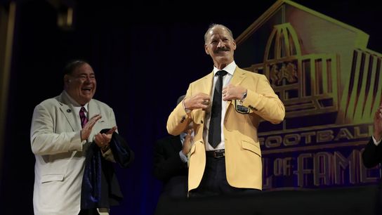 WATCH - Steelers 2020-21 Hall of Fame Inductees Receive Gold Jackets (Steelers News)