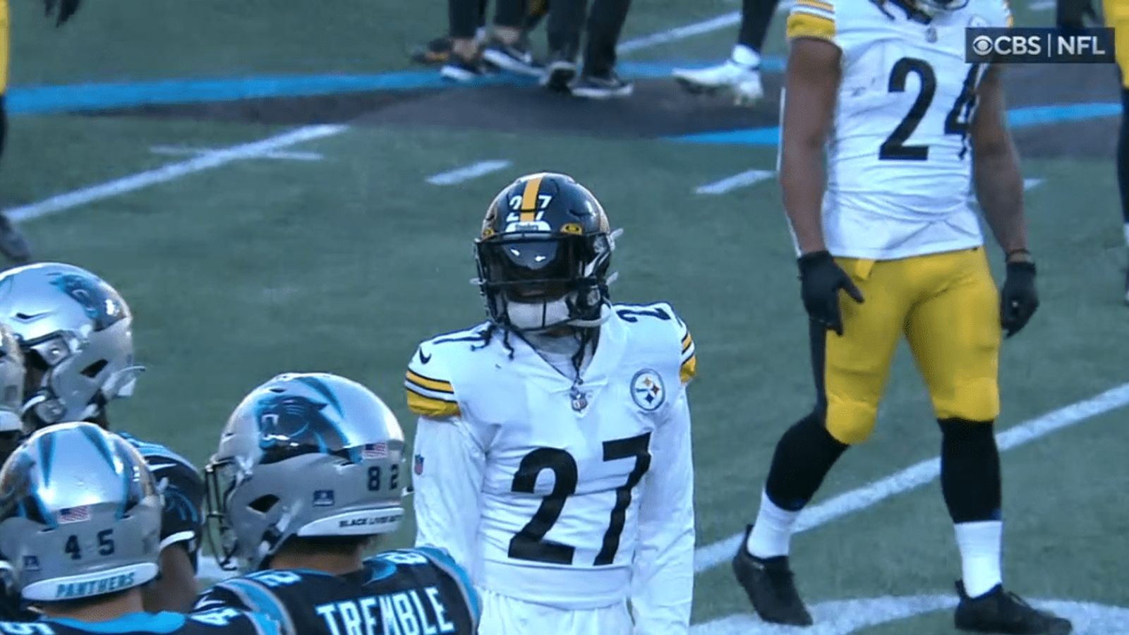 Pittsburgh Steelers linebacker Marcus Allen (27) warms up on the field  before an NFL football game against the Indianapolis Colts, Monday, Nov.  28, 2022, in Indianapolis. (AP Photo/Zach Bolinger Stock Photo - Alamy