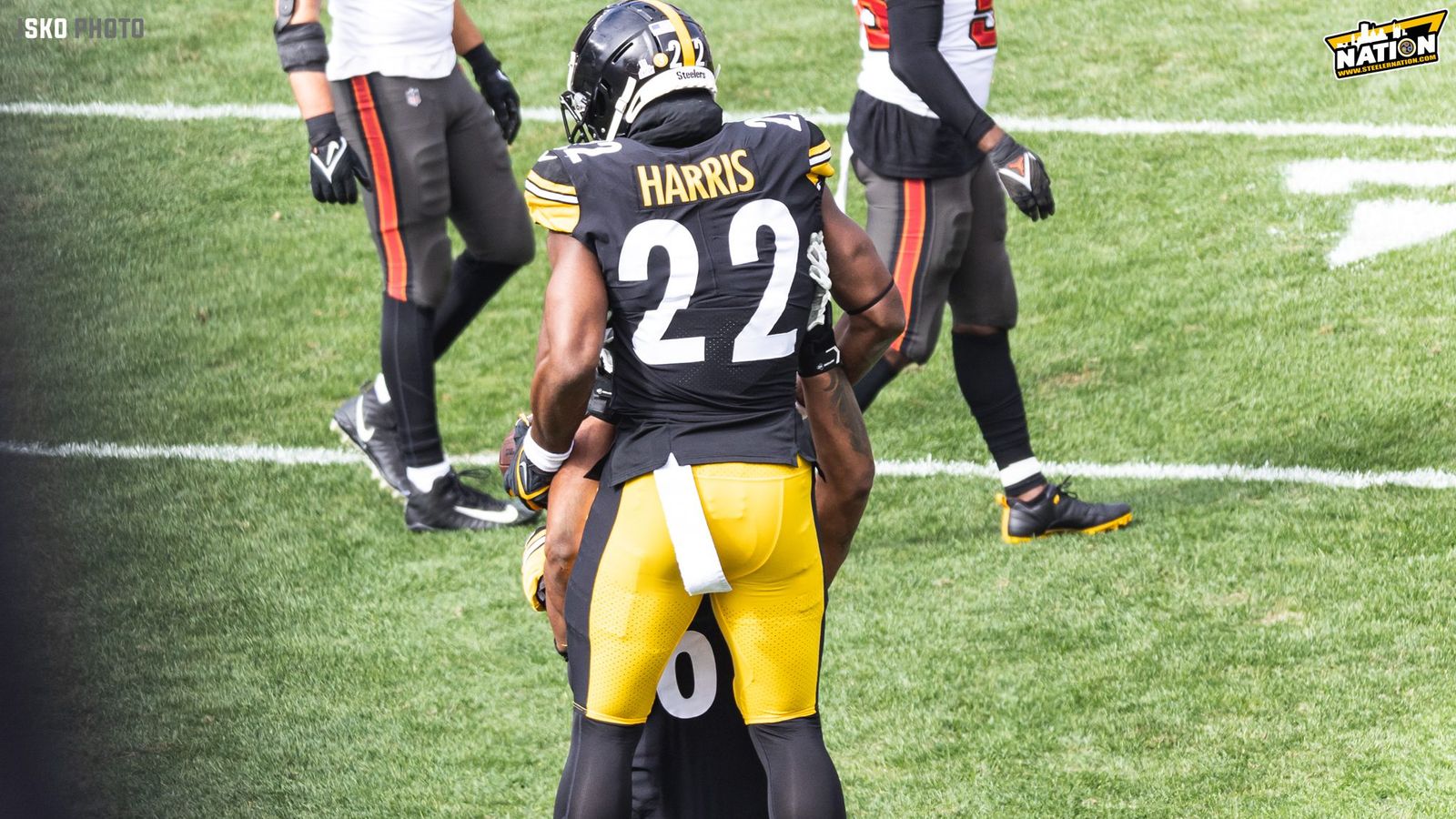 Najee Harris Calls Out Pittsburgh Steelers O-Line for Rushing Struggles -  Sports Illustrated Pittsburgh Steelers News, Analysis and More