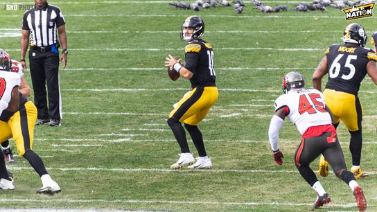 Steelers Mitch Trubisky with pigeons