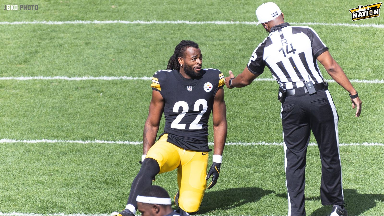 Steelers' Jaylen Warren Gets Some Revenge As He Flexes On Elandon Roberts  After A Savage Backs-On-Backers Drill