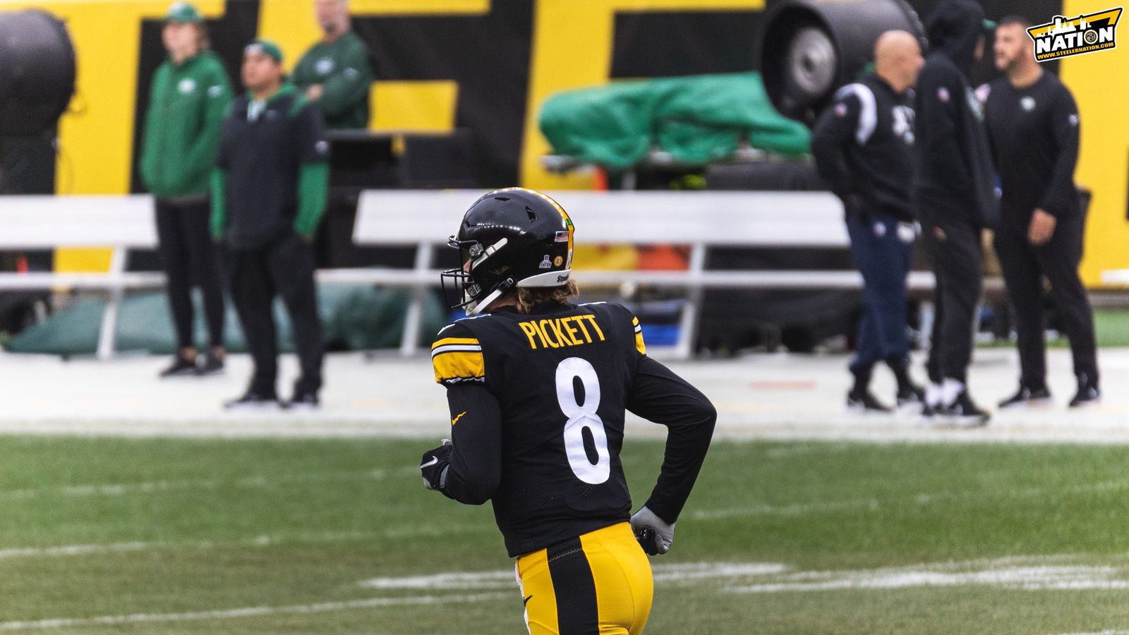 Kenny Pickett of the Pittsburgh Steelers celebrates after scoring a News  Photo - Getty Images