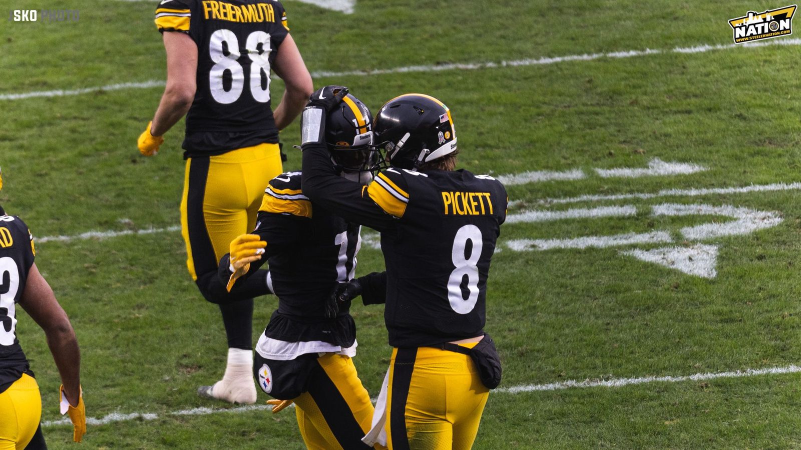 Steelers' Kenny Pickett Gets Huge Praise From 2-Time Super Bowl Winning  Quarterback Phil Simms