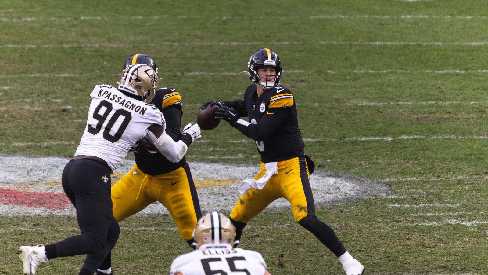 PITTSBURGH, PA - DECEMBER 24: Pittsburgh Steelers quarterback Kenny Pickett  (8) looks to pass during the national football league game between the Las  Vegas Raiders and the Pittsburgh Steelers on December 24