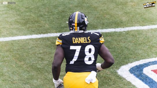 Steelers Made The Best Free Agent Signing In The AFC North In 2022 (James Daniels)