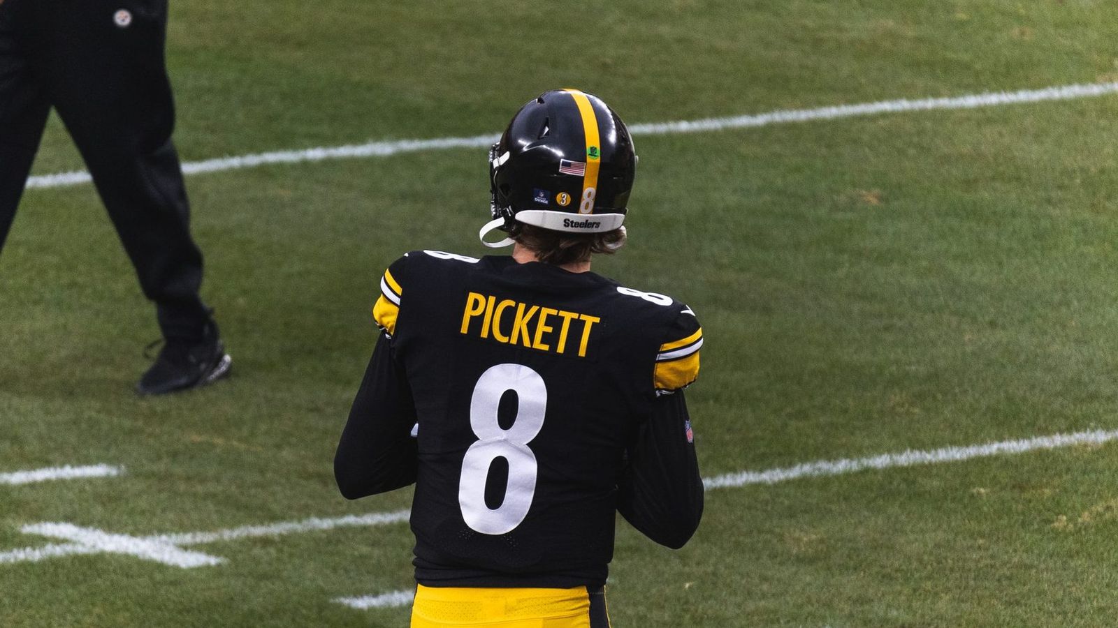 Steelers: Ben Roethlisberger defends Kenny Pickett interception