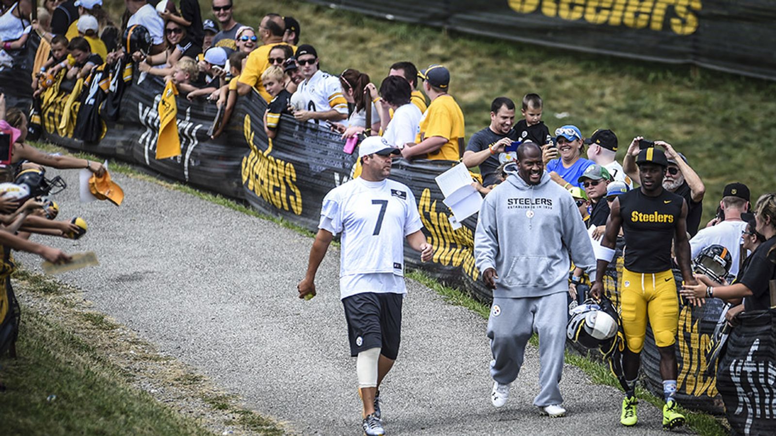 Steelers fans trek to Saint Vincent College for opening day of training  camp