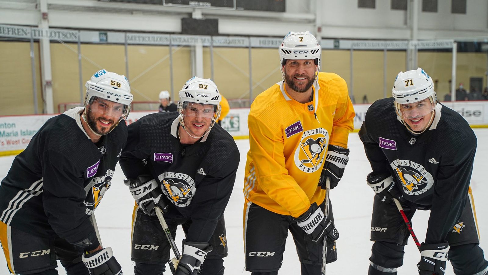 Ben Roethlisberger gets warm welcome on ice as Penguins honor retired  Steelers quarterback