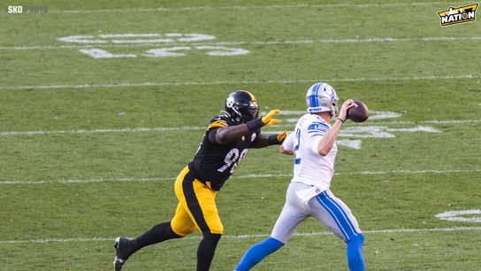 Steelers DeMarvin Leal (98) Pressures Quarterback Steelers DeMarvin Leal (98) Pressures Quarterback