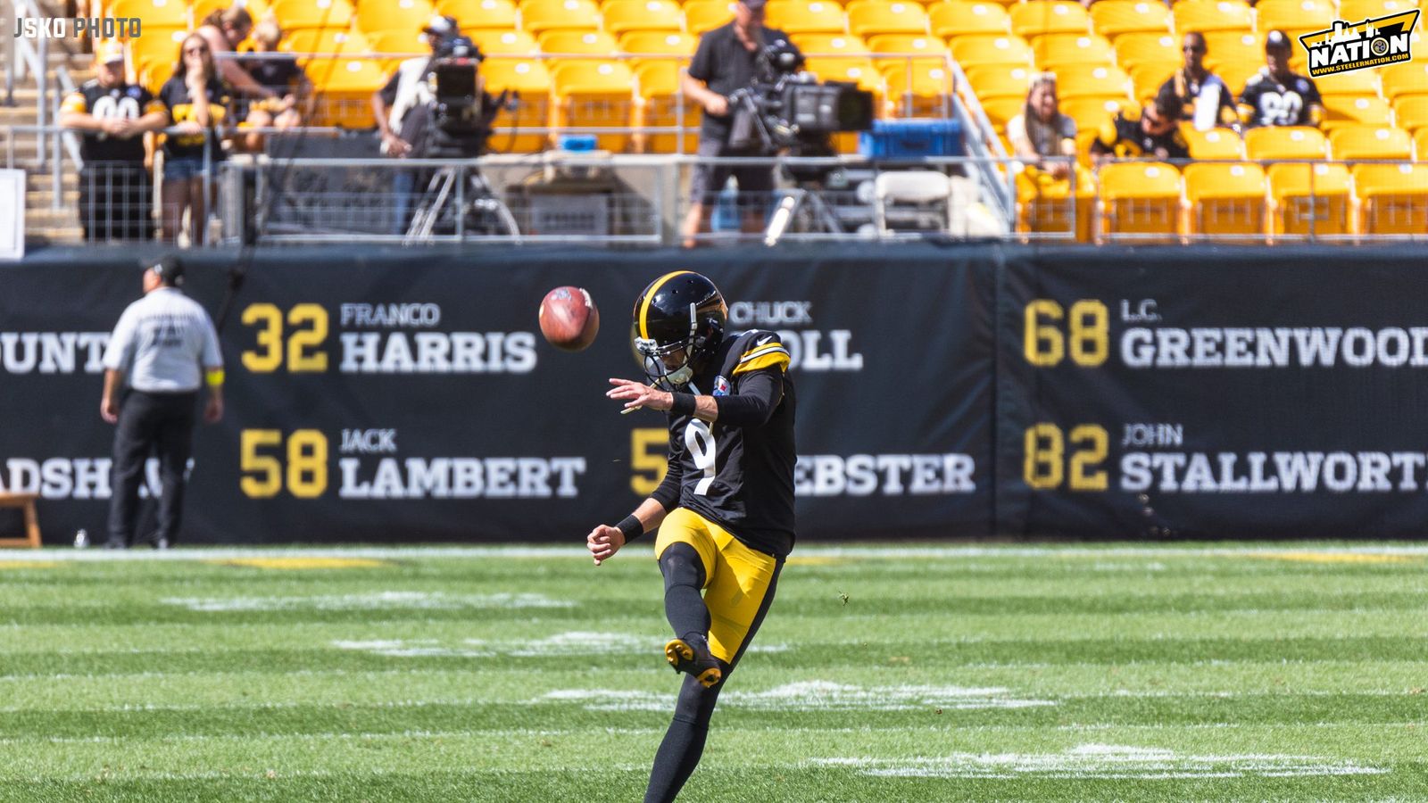 Steelers' Kicker Chris Boswell Added To Injury Report For Week 8 Putting  His Status In Question